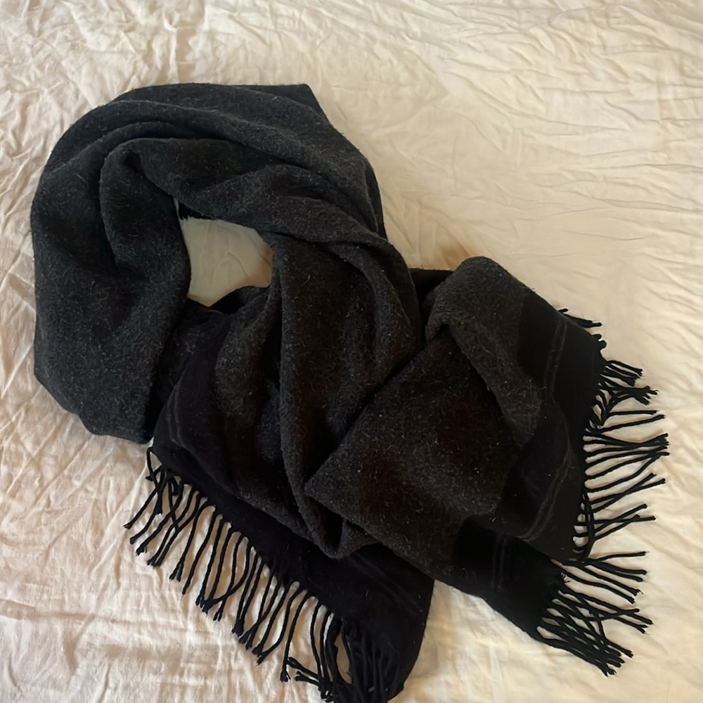 Uniqlo Wool Shawl